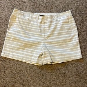 NWT Ladies Tommy Hilfiger stripe shorts Sz 12